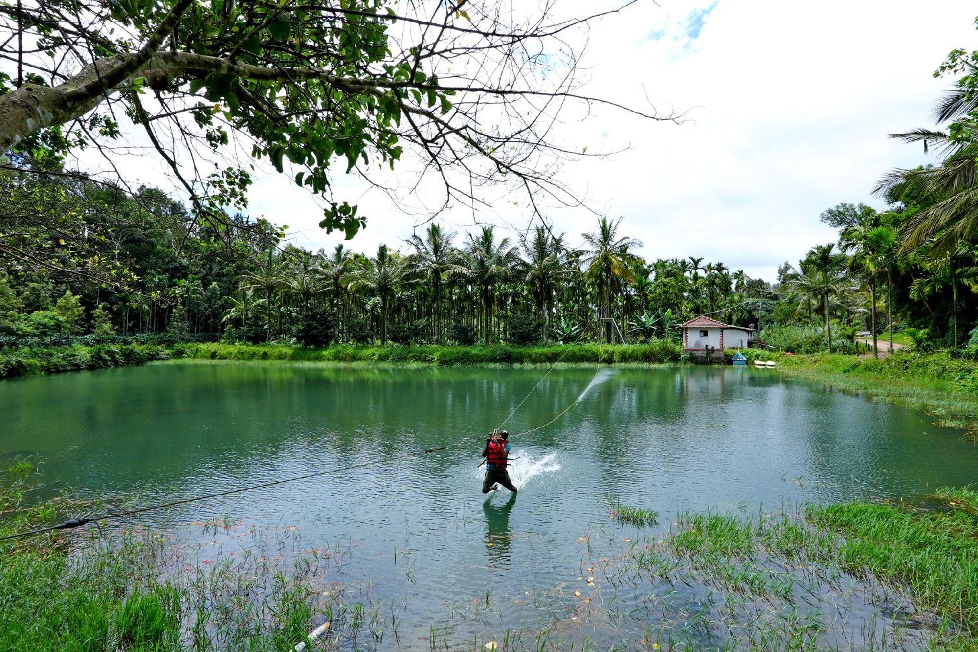 Leisure Homestay - Pool, Boating, Zipline, Home Food, Estate Chikmagalūr Eksteriør billede